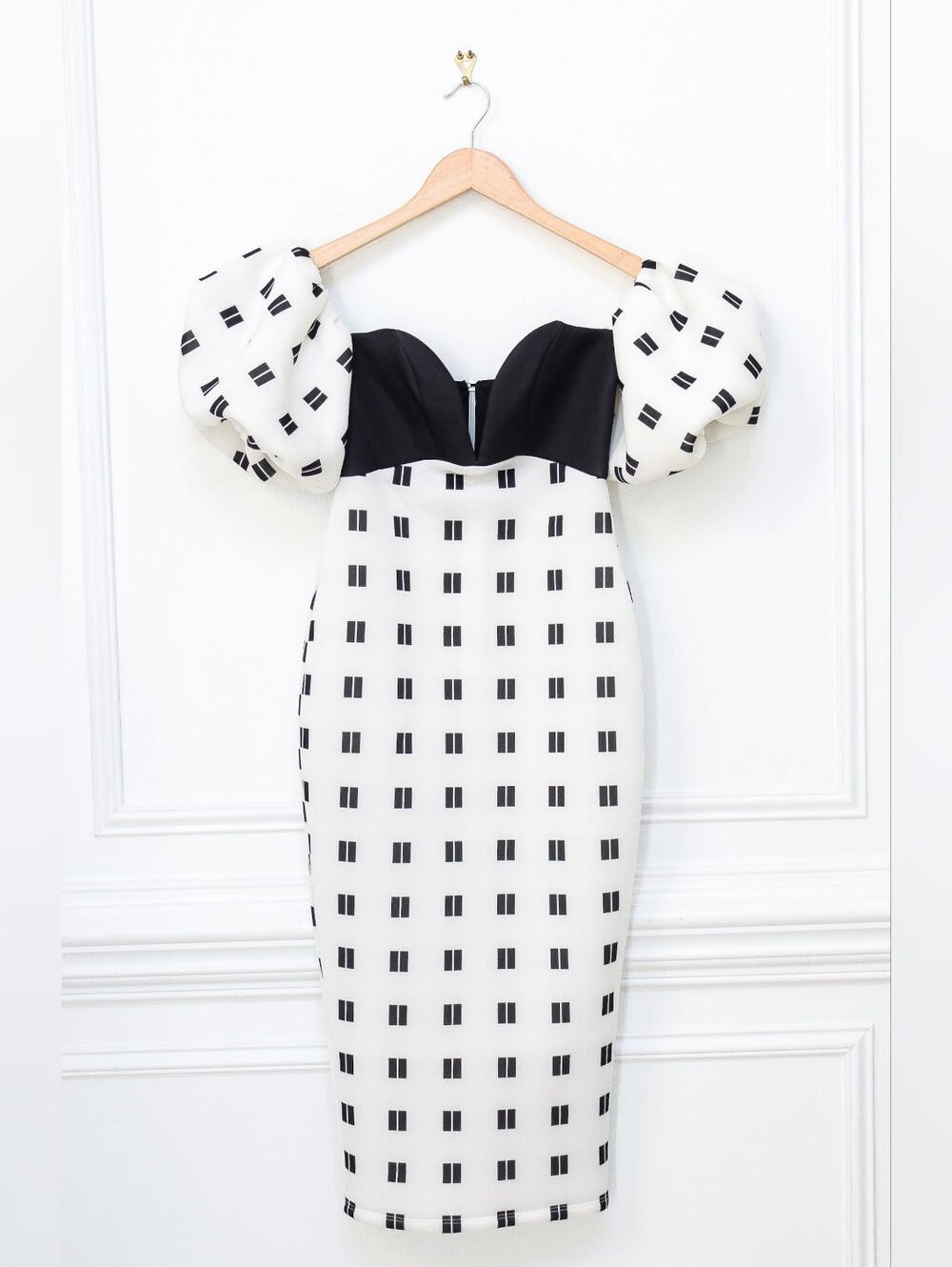 NWT ASOS Mono Grid Puff Sleeve Off The Shoulder Dress Black White Sz 4 Cocktail - Picture 1 of 12